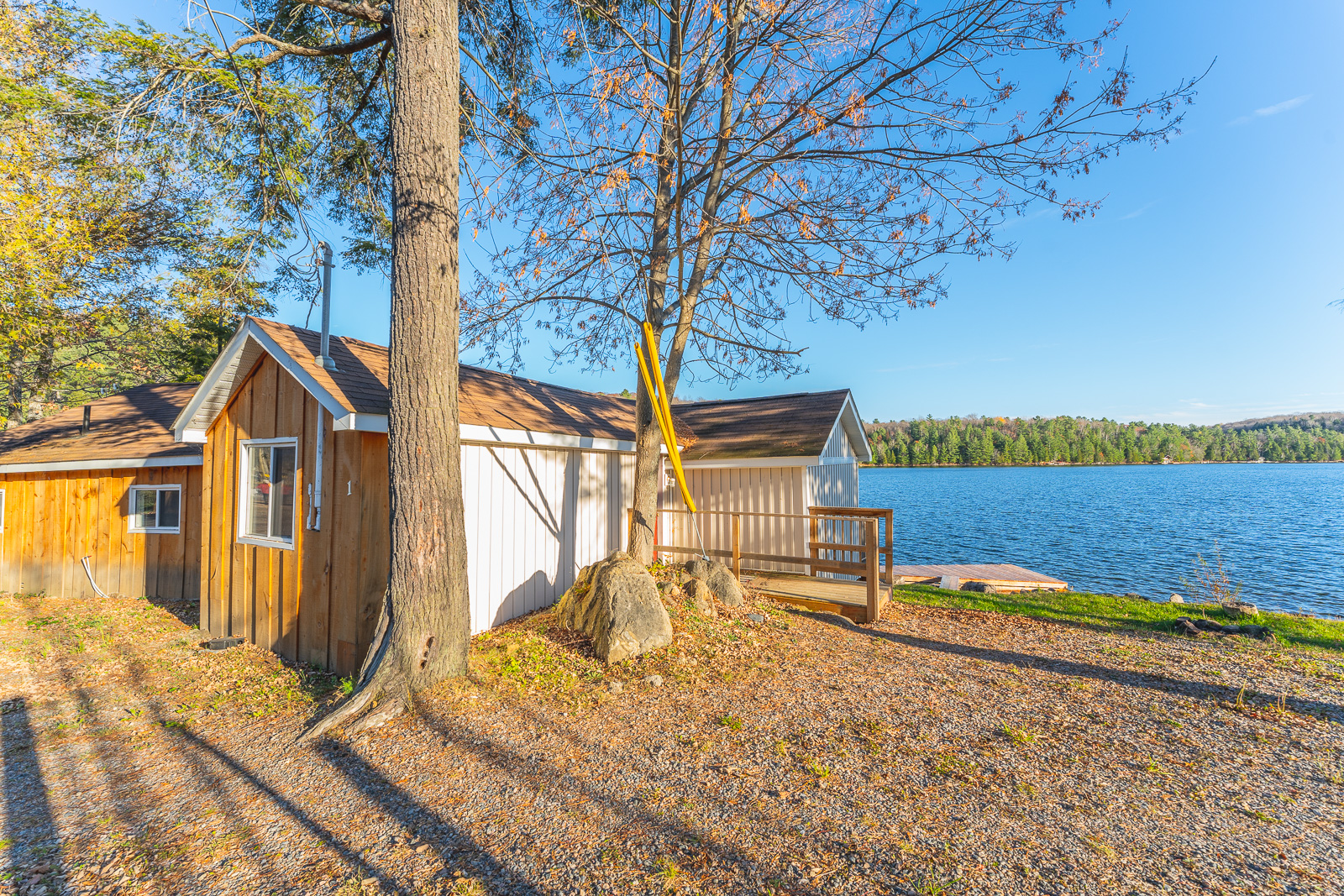 Deluxe two-bedroom cottage lakefront exterior