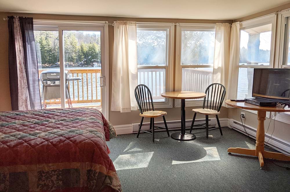 Studio cottage kitchenette